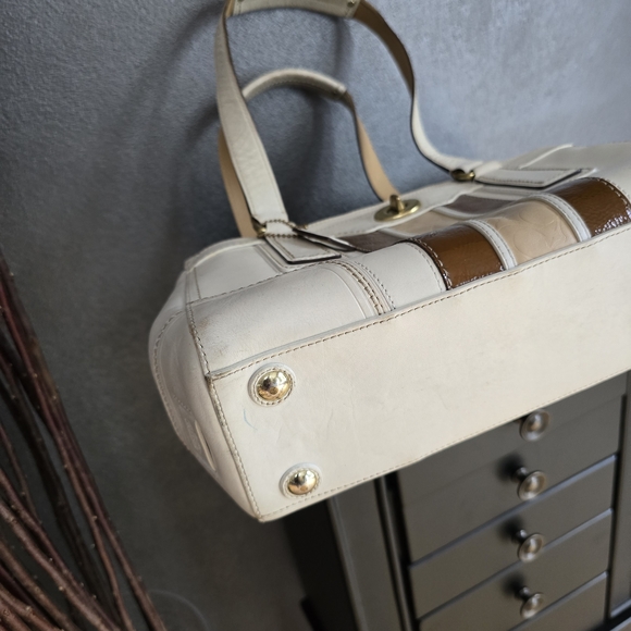 COACH Handbag Shoulder Bag. Off White with Brown and Tan Signature Logo - Picture 9 of 15